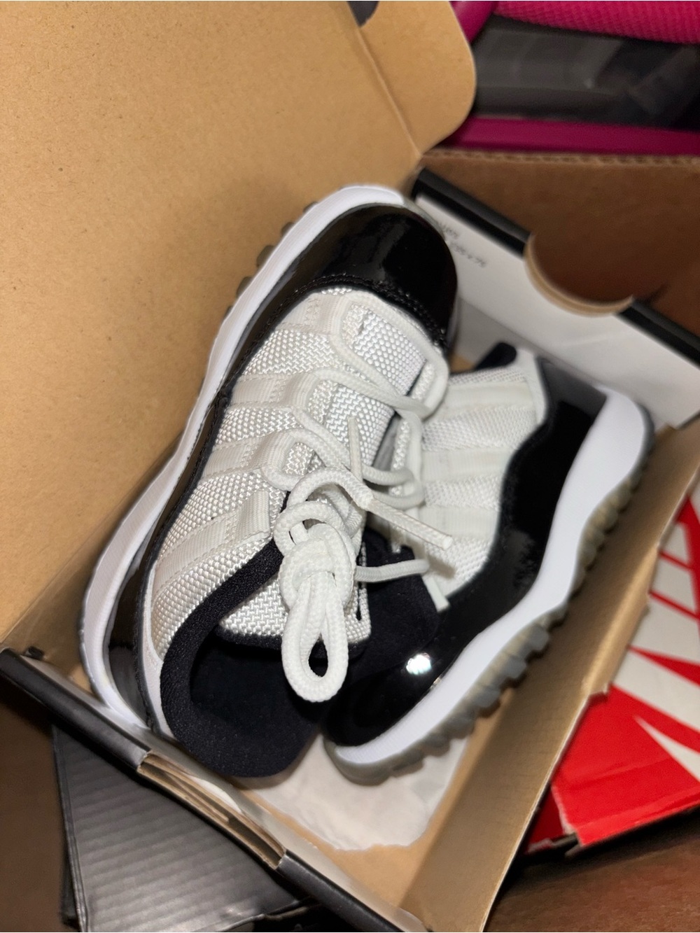 Jordan retro 11’s black & white
